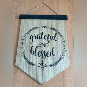 Wall hanging sign Christian based picture grateful & blessed decoration